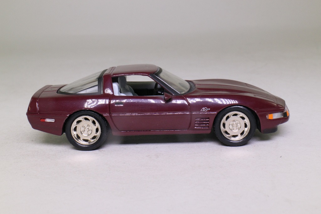 Matchbox Collectibles CCV02; 1993 Corvette 40th Anniversary Edition